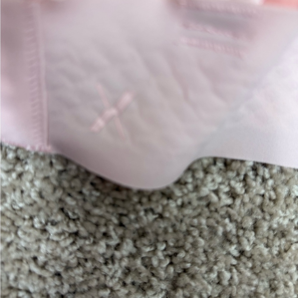 Knix pink V-Neck Bra Size 48C - Picture 10 of 13